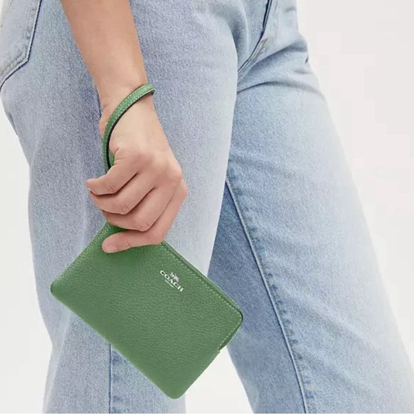Coach corner zip wristlet in Soft Green with Silver Accent NWT - Picture 3 of 5